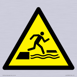 W068 Warning: Falling into water when stepping on or off a floating surface